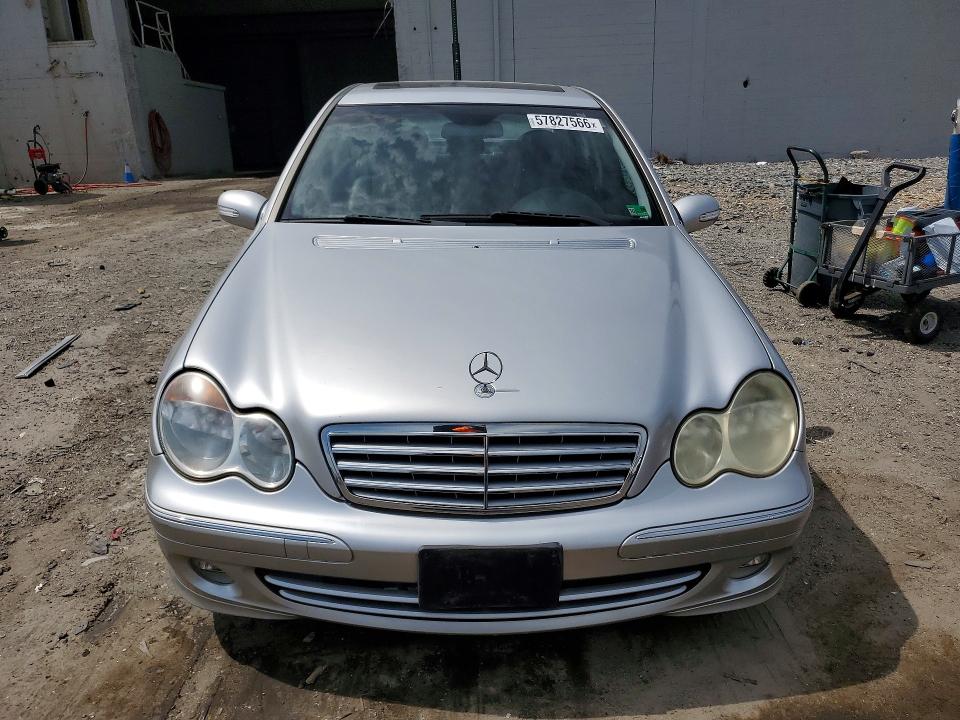 57827566 :رقم المزاد ، WDBRF81J05F598377 vin ، 2005 Mercedes-benz C مزاد بيع