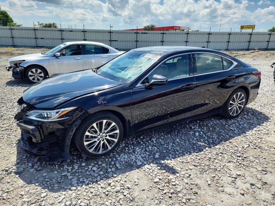 56772826 :رقم المزاد ، 58ADZ1B13LU071245 vin ، 2020 Lexus Es مزاد بيع