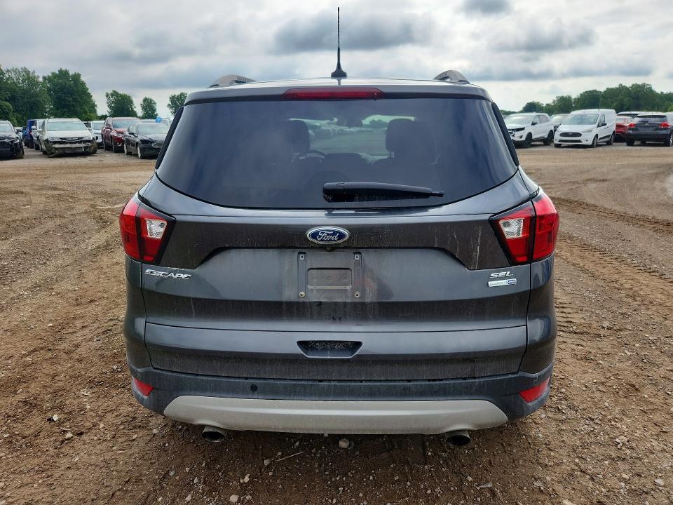 58749156 :رقم المزاد ، 1FMCU9HD9KUA80080 vin ، 2019 Ford Escape مزاد بيع