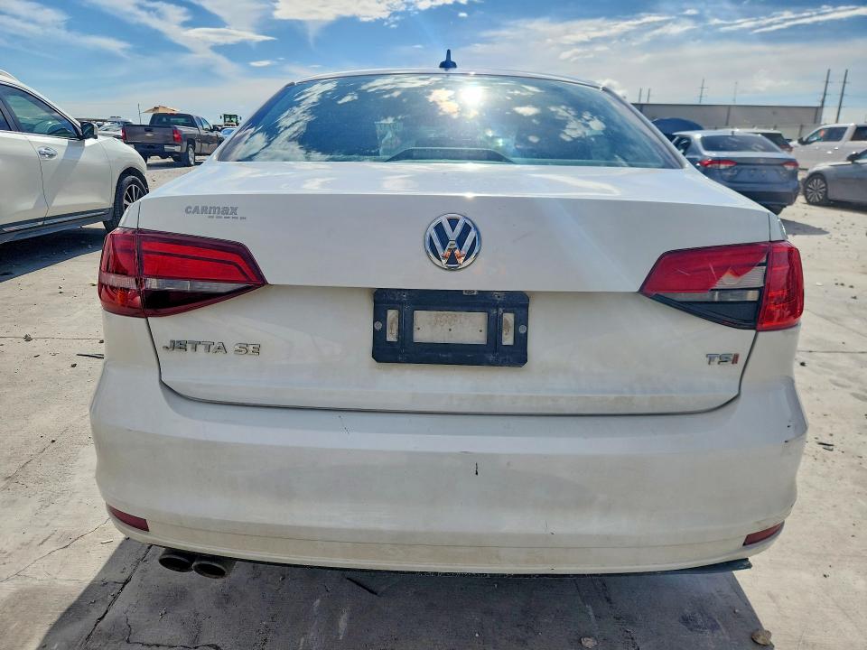 57177666 :رقم المزاد ، 3VWDB7AJ0HM207456 vin ، 2017 Volkswagen Jetta مزاد بيع
