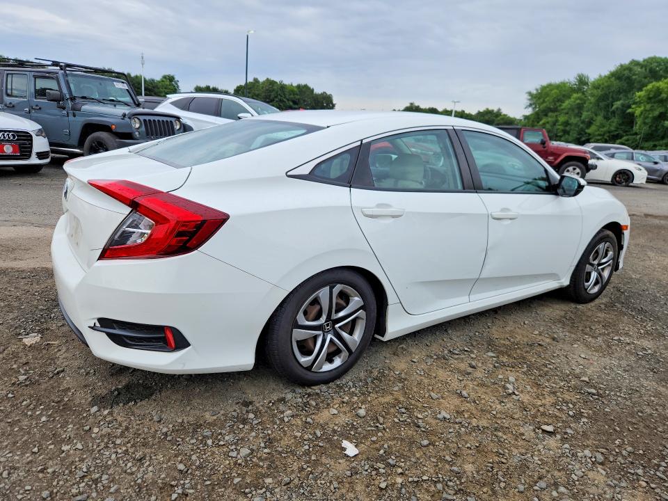 57701026 :رقم المزاد ، 19XFC2F5XJE009071 vin ، 2018 Honda Civic مزاد بيع