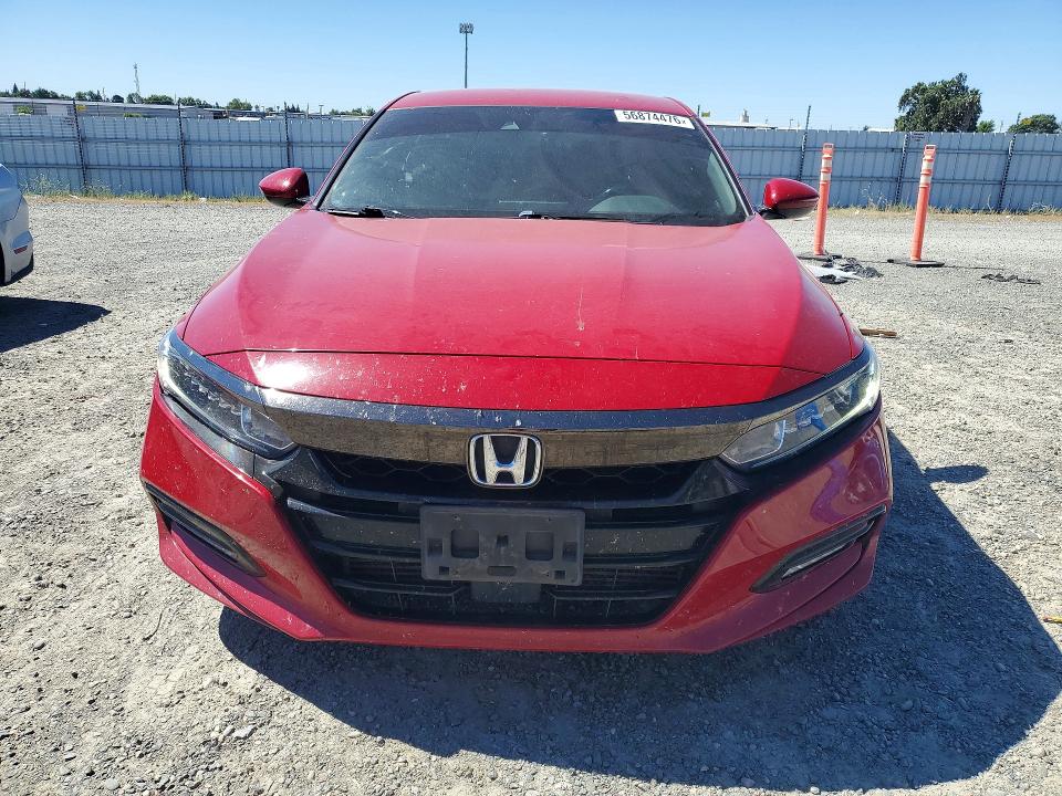 56874476 :رقم المزاد ، 1HGCV1F33JA065623 vin ، 2018 Honda Accord مزاد بيع