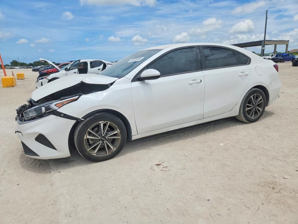 56826096 :رقم المزاد ، 3KPF24AD2NE487987 vin ، 2022 Kia Forte مزاد بيع