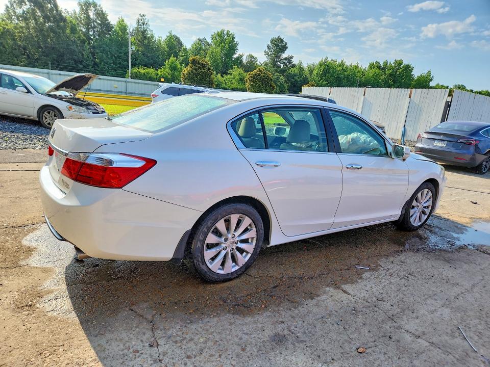 Продажа на аукционе авто 2015 Honda Accord, vin: 1HGCR2F82FA012649, номер лота: 57929586