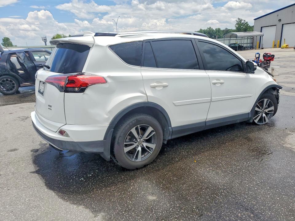 Продаж на аукціоні авто 2018 Toyota Rav4, vin: JTMRFREVXJJ746238, номер лоту: 57763056