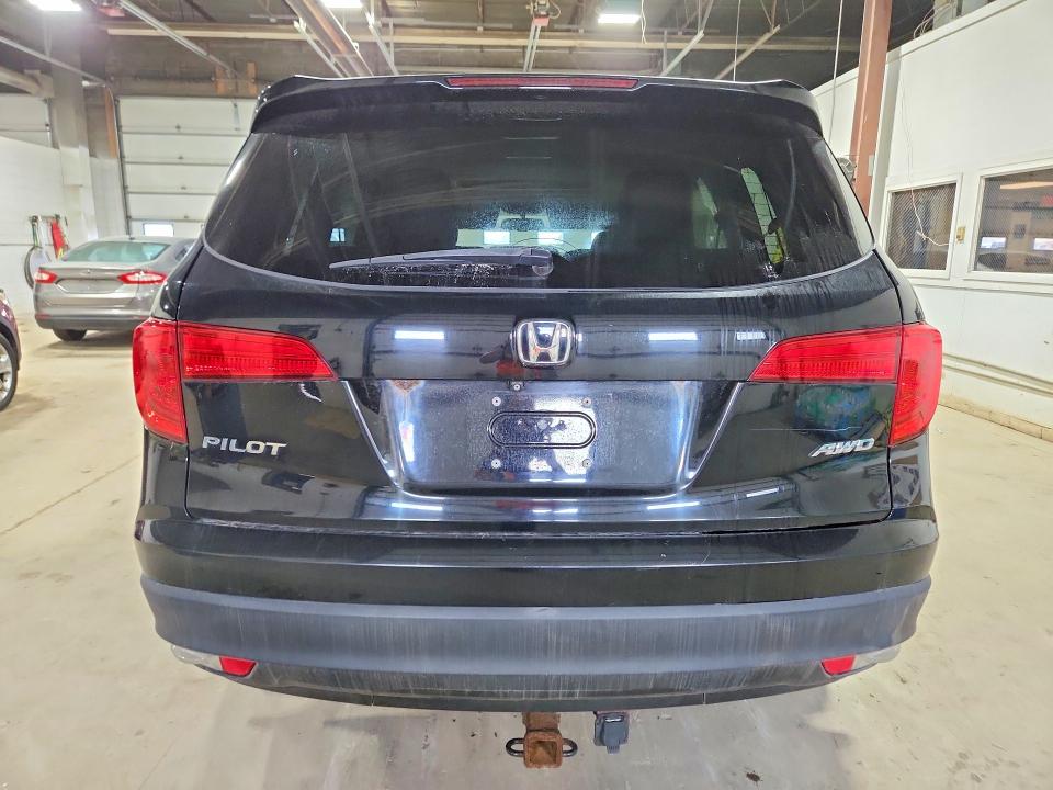 Продаж на аукціоні авто 2017 Honda Pilot, vin: 5FNYF6H52HB055891, номер лоту: 57623366