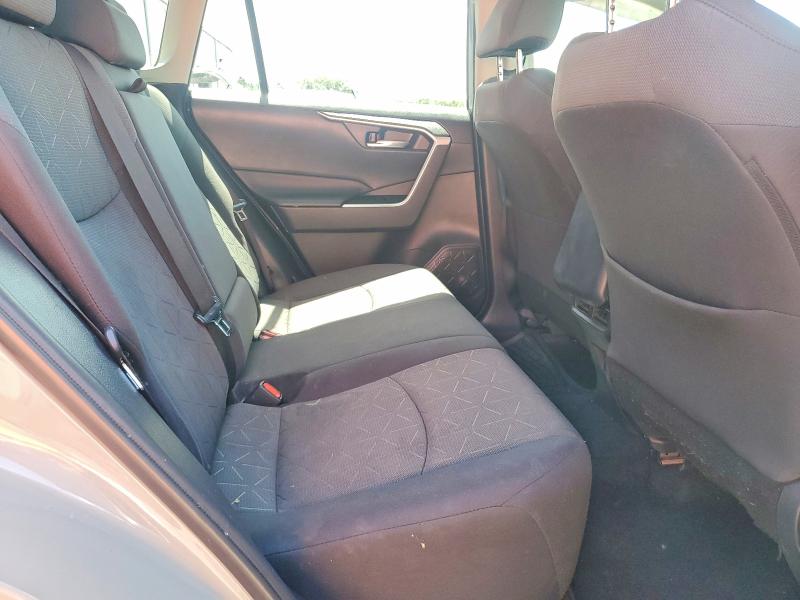 Auction sale of the 2021 Toyota Rav4, vin: 2T3W1RFV0MW136984, lot number: 56695006