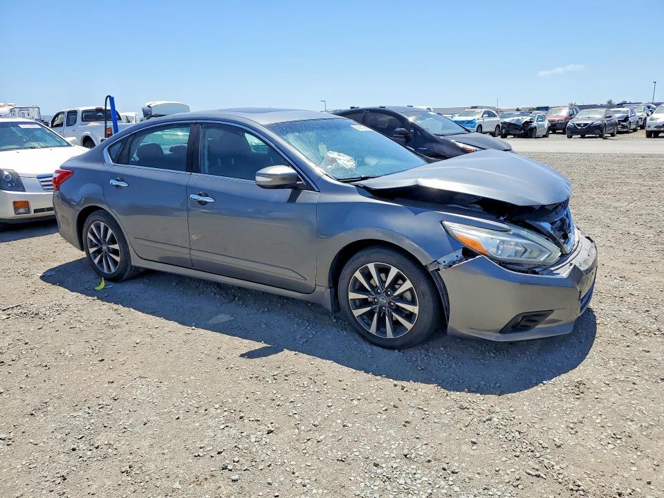Продажа на аукционе авто 2017 Nissan Altima, vin: 1N4AL3AP1HC121337, номер лота: 56981946