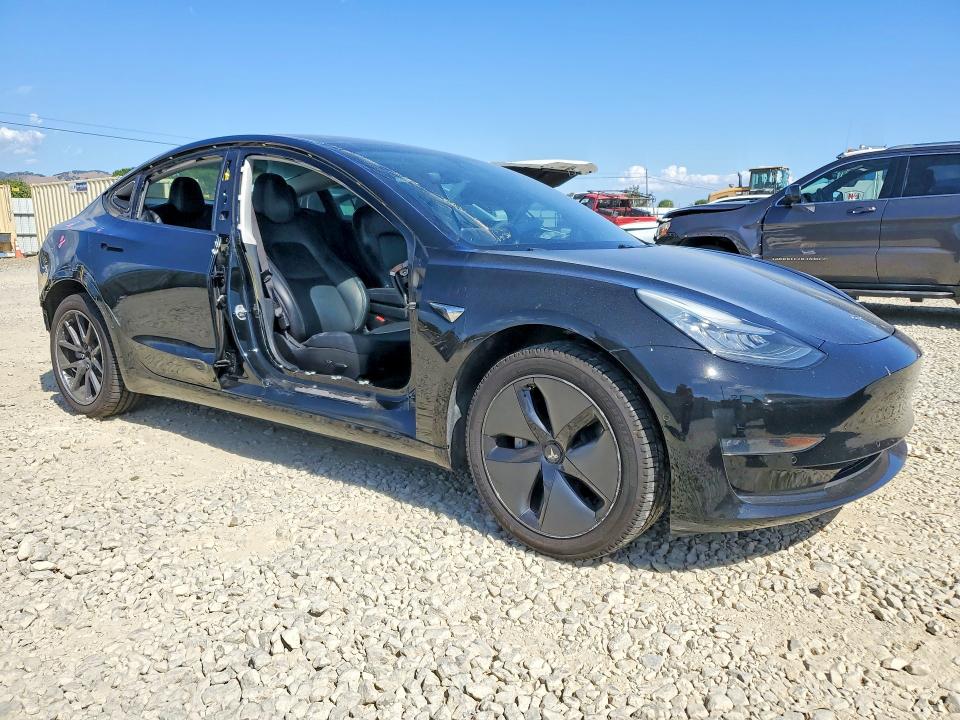 58750366 :رقم المزاد ، 5YJ3E1EA7JF108303 vin ، 2018 Tesla Model 3 مزاد بيع