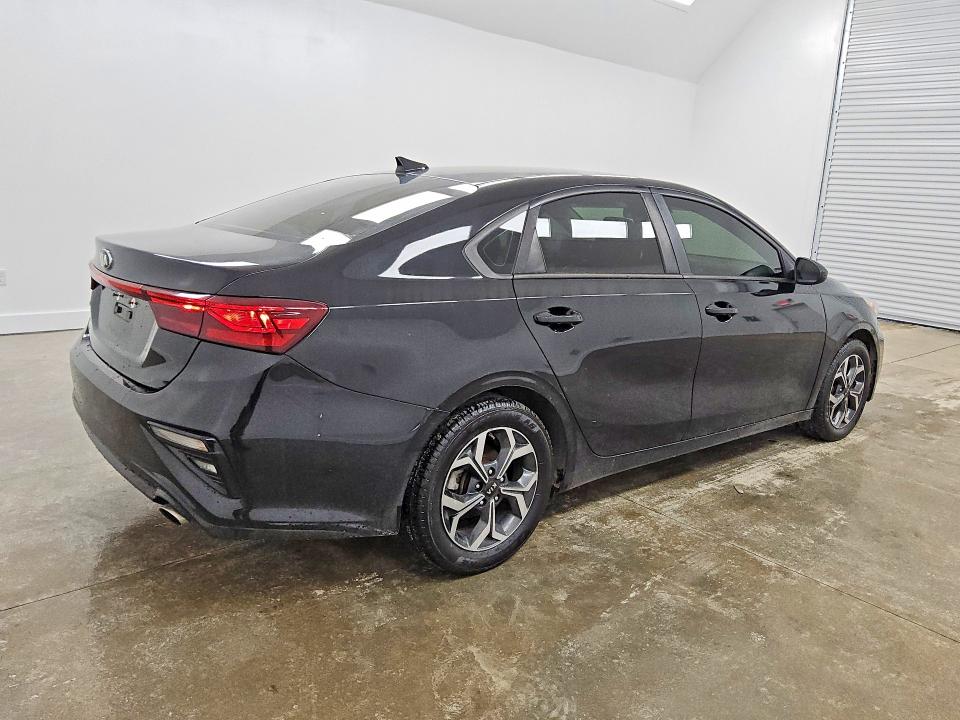 2019 Kia Forte მანქანა იყიდება აუქციონზე, vin: 3KPF24ADXKE017590, აუქციონის ნომერი: 57577526