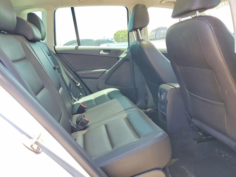 58888086 :رقم المزاد ، WVGBV7AX2GW576013 vin ، 2016 Volkswagen Tiguan مزاد بيع