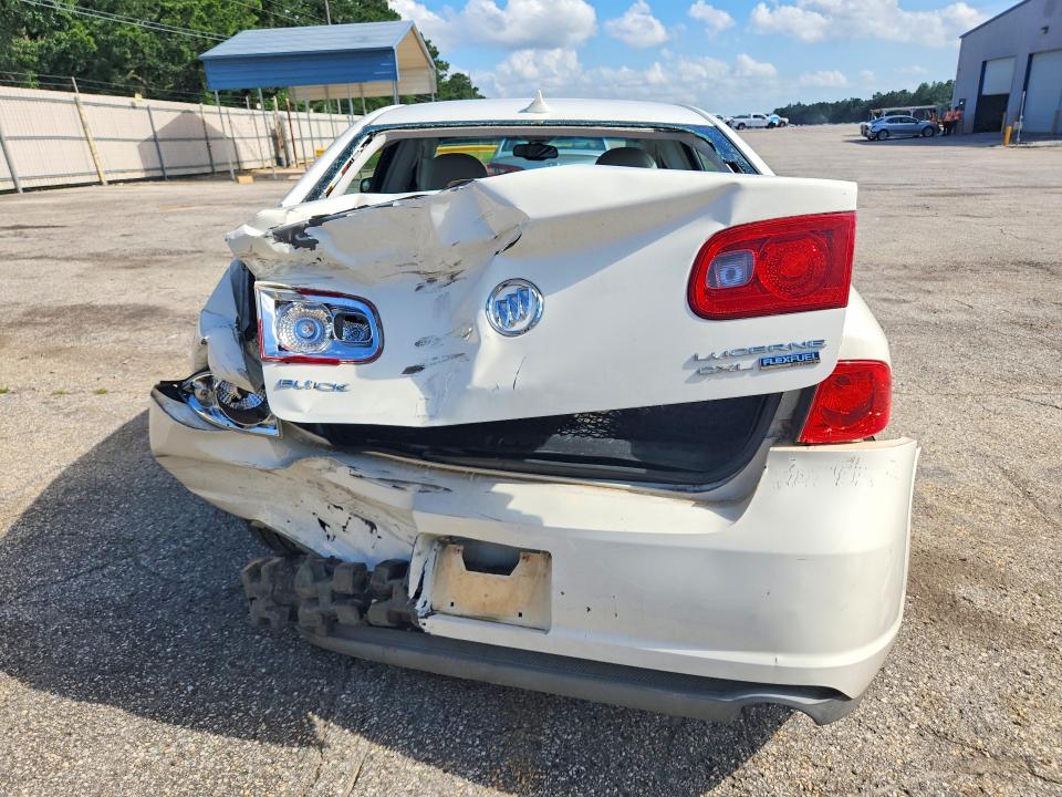 58189786 :رقم المزاد ، 1G4HC5EM8AU121352 vin ، 2010 Buick Lucerne مزاد بيع
