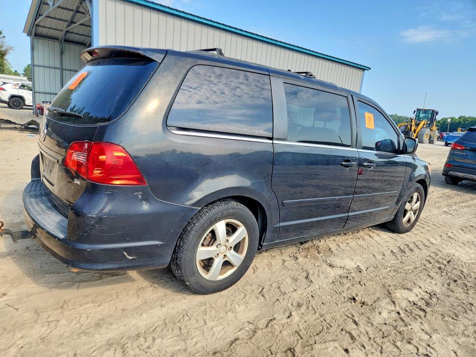 2011 Volkswagen Routan მანქანა იყიდება აუქციონზე, vin: 2V4RW3DG8BR717680, აუქციონის ნომერი: 85988505