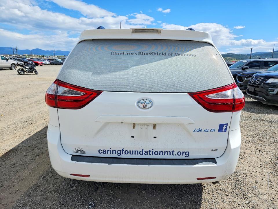57877726 :رقم المزاد ، 5TDKZ3DC3JS949075 vin ، 2018 Toyota Sienna مزاد بيع