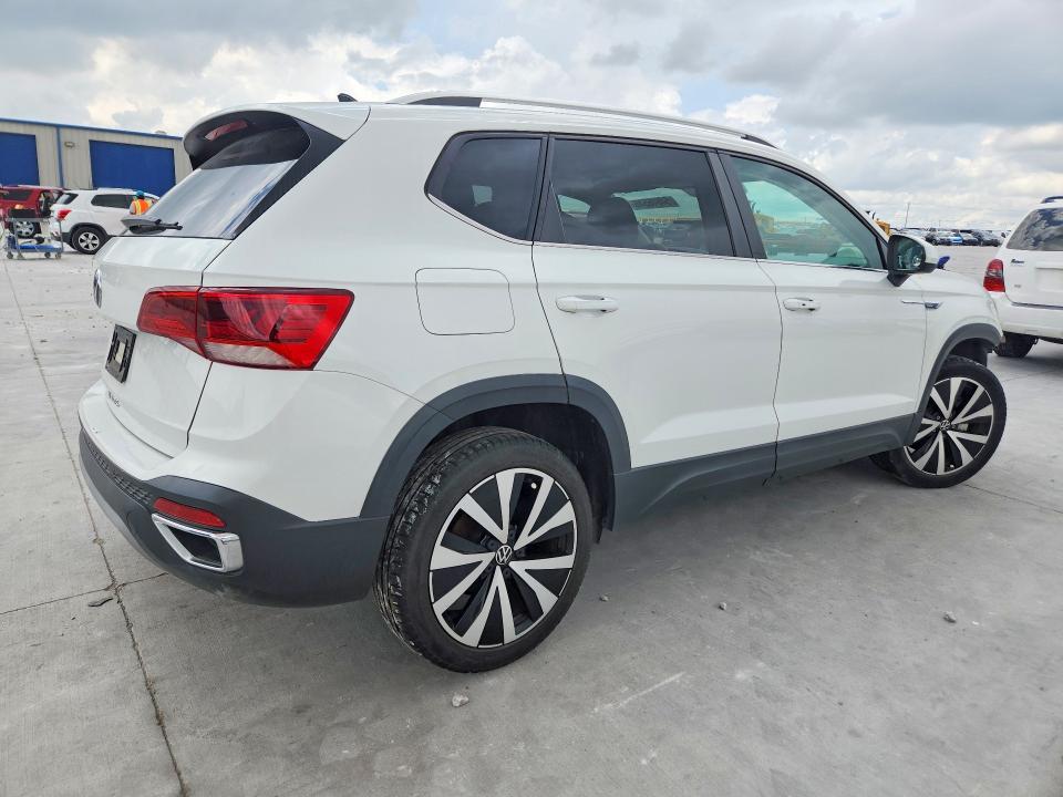 2022 Volkswagen Taos მანქანა იყიდება აუქციონზე, vin: 3VVRX7B20NM015078, აუქციონის ნომერი: 54646516