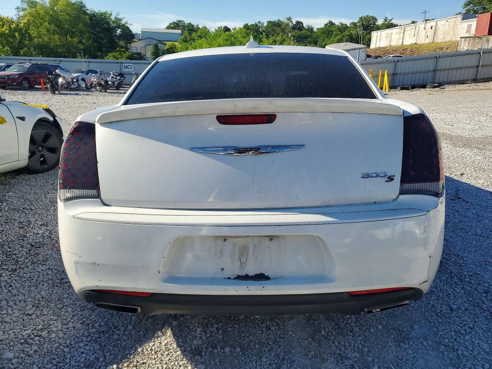2015 Chrysler 300 მანქანა იყიდება აუქციონზე, vin: 2C3CCABG2FH921570, აუქციონის ნომერი: 58448586