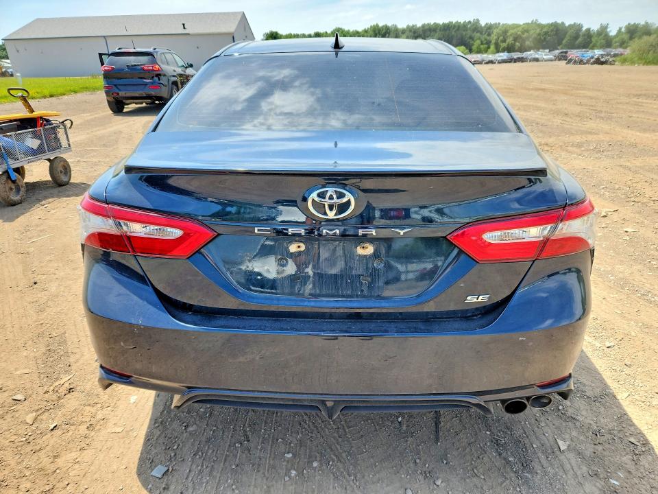 54632056 :رقم المزاد ، 4T1B11HK8KU701295 vin ، 2019 Toyota Camry مزاد بيع