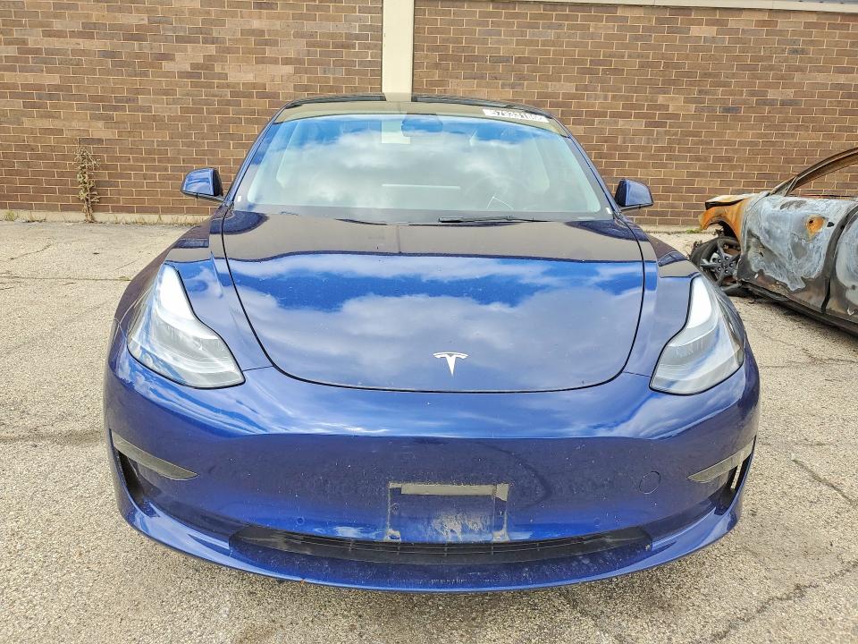 2022 Tesla Model 3 მანქანა იყიდება აუქციონზე, vin: 5YJ3E1EA0NF371576, აუქციონის ნომერი: 57933186