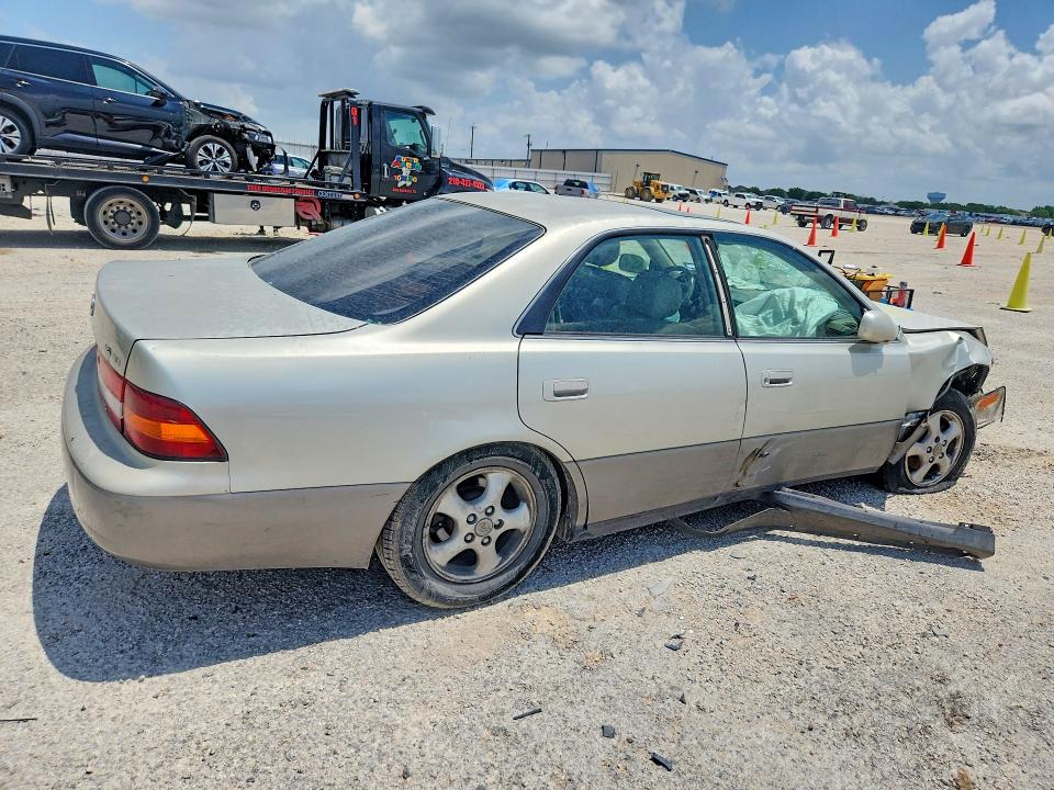 1998 Lexus Es მანქანა იყიდება აუქციონზე, vin: JT8BF28GXW0126474, აუქციონის ნომერი: 56587606