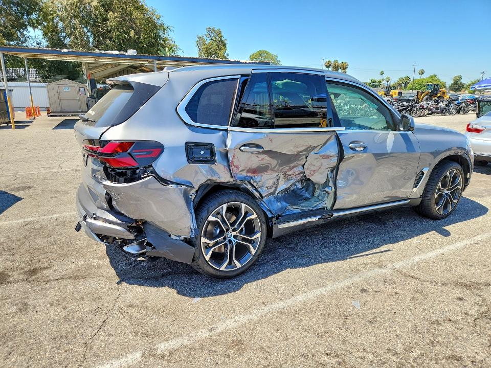 58120336 :رقم المزاد ، 5UX13EU01T9319926 vin ، 2026 Bmw X5 مزاد بيع