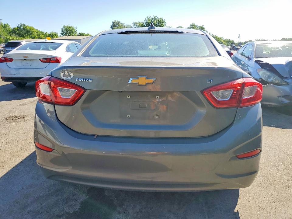 2018 Chevrolet Cruze მანქანა იყიდება აუქციონზე, vin: 1G1BE5SM1J7199116, აუქციონის ნომერი: 54695366