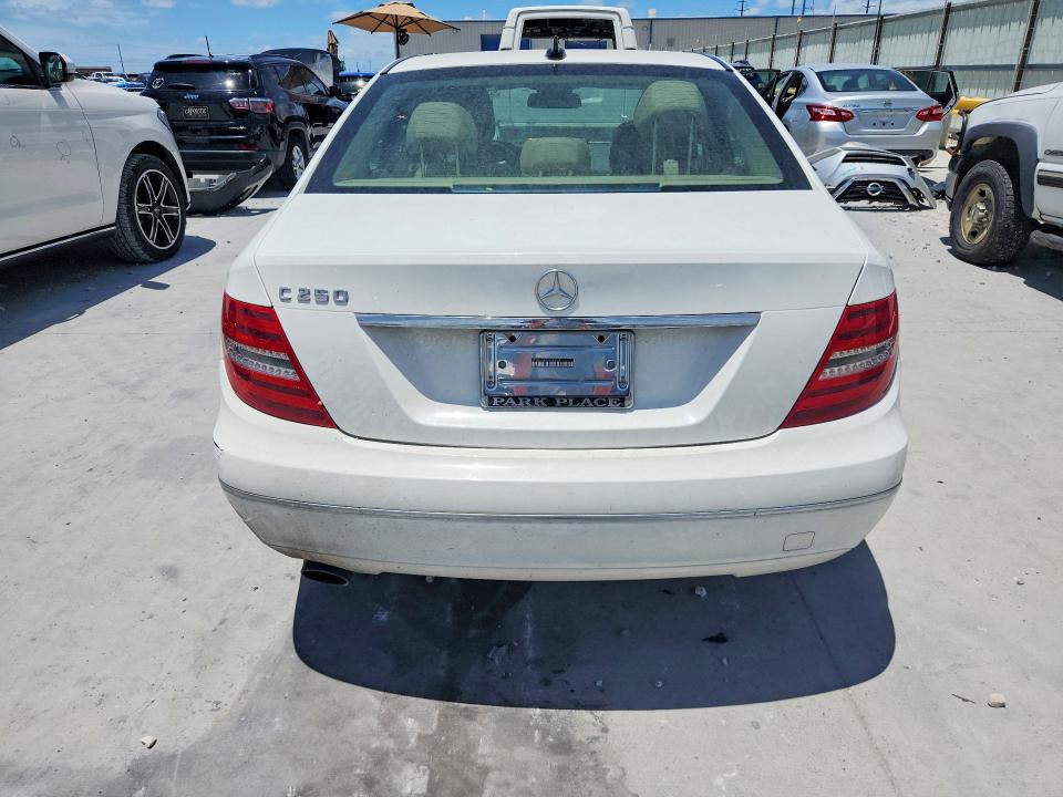 2013 Mercedes-benz C მანქანა იყიდება აუქციონზე, vin: WDDGF4HB4DA783145, აუქციონის ნომერი: 57003806