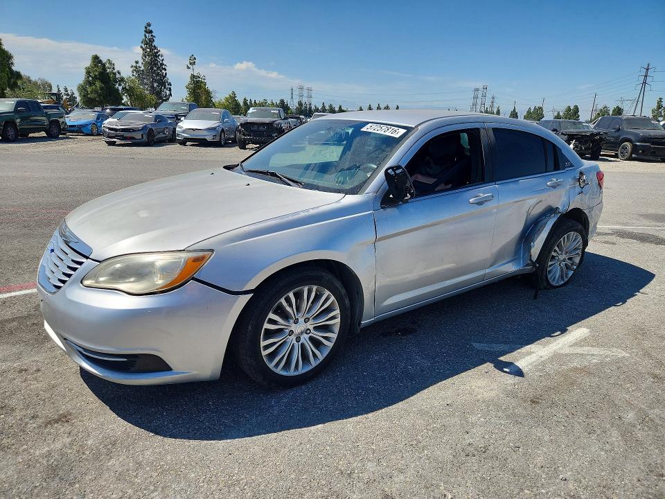 57257816 :رقم المزاد ، 1C3CCBAB9CN100318 vin ، 2012 Chrysler 200 مزاد بيع