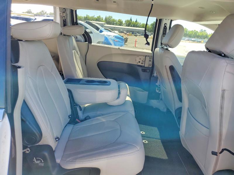 57188716 :رقم المزاد ، 2C4RC1FG1JR163515 vin ، 2018 Chrysler Pacifica مزاد بيع