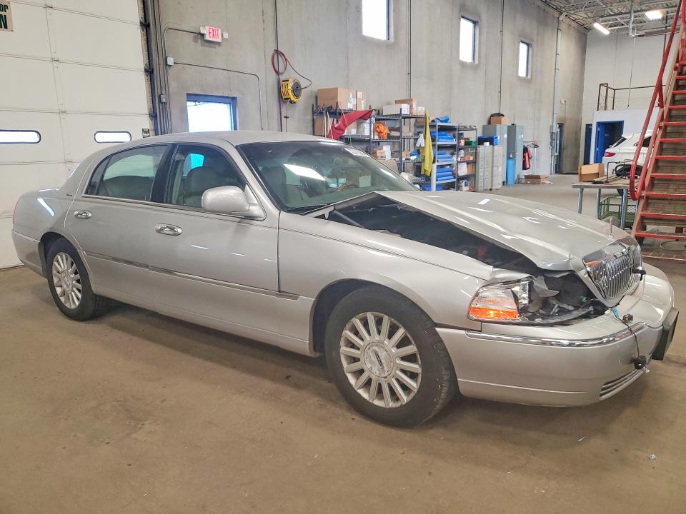 Продаж на аукціоні авто 2004 Lincoln Town Car, vin: 1LNHM83W34Y615599, номер лоту: 55376266