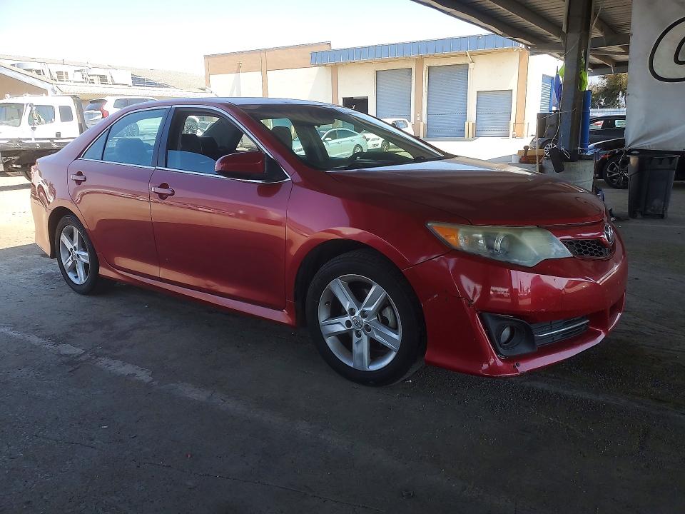 58208476 :رقم المزاد ، 4T1BF1FKXCU628467 vin ، 2012 Toyota Camry مزاد بيع
