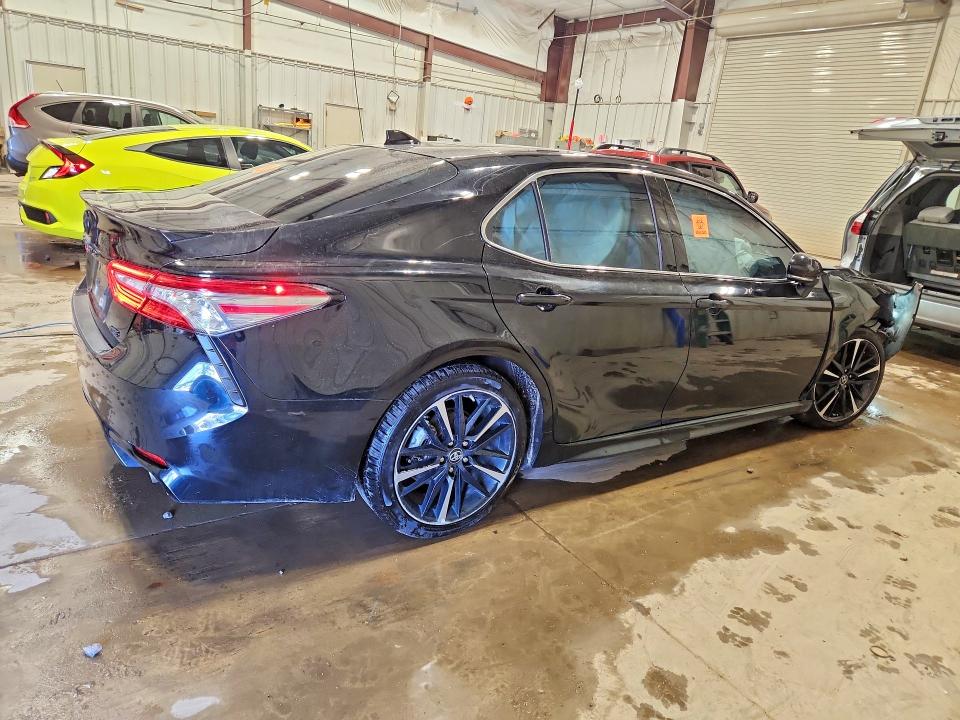 57210986 :رقم المزاد ، 4T1BZ1HK1KU027385 vin ، 2019 Toyota Camry مزاد بيع