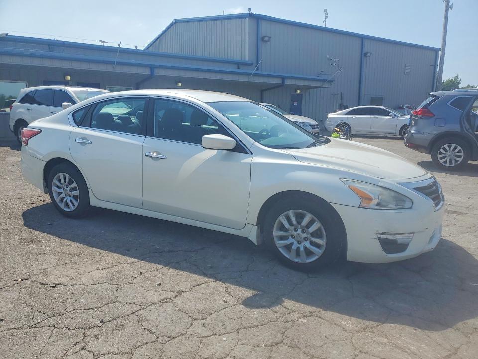 2015 Nissan Altima მანქანა იყიდება აუქციონზე, vin: 1N4AL3AP3FC114595, აუქციონის ნომერი: 57382936