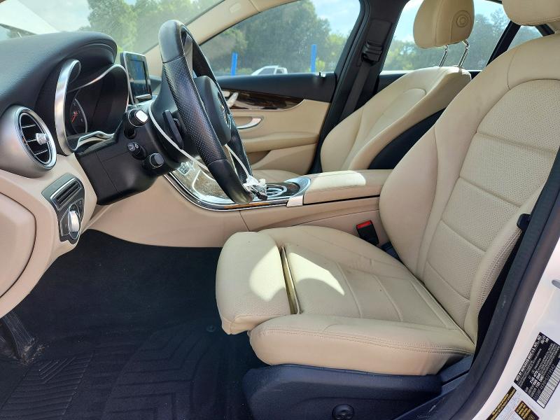 57576916 :رقم المزاد ، 55SWF4KB8HU219542 vin ، 2017 Mercedes-benz C مزاد بيع