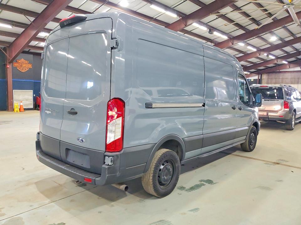 56871996 :رقم المزاد ، 1FTBR1C84MKA48438 vin ، 2021 Ford Transit مزاد بيع