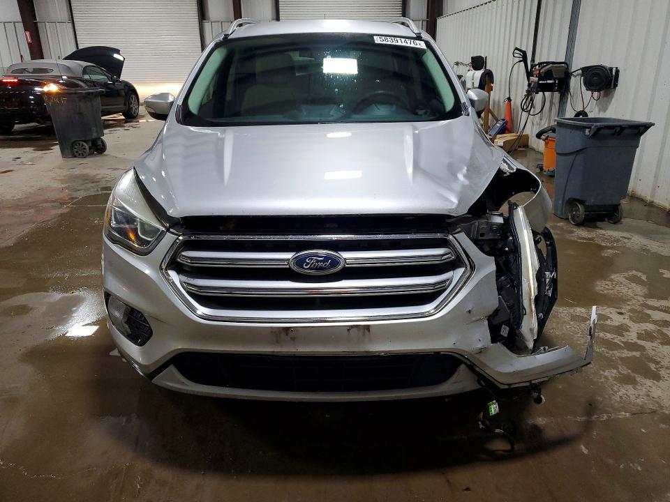 2017 Ford Escape მანქანა იყიდება აუქციონზე, vin: 1FMCU9J99HUD96318, აუქციონის ნომერი: 58391476
