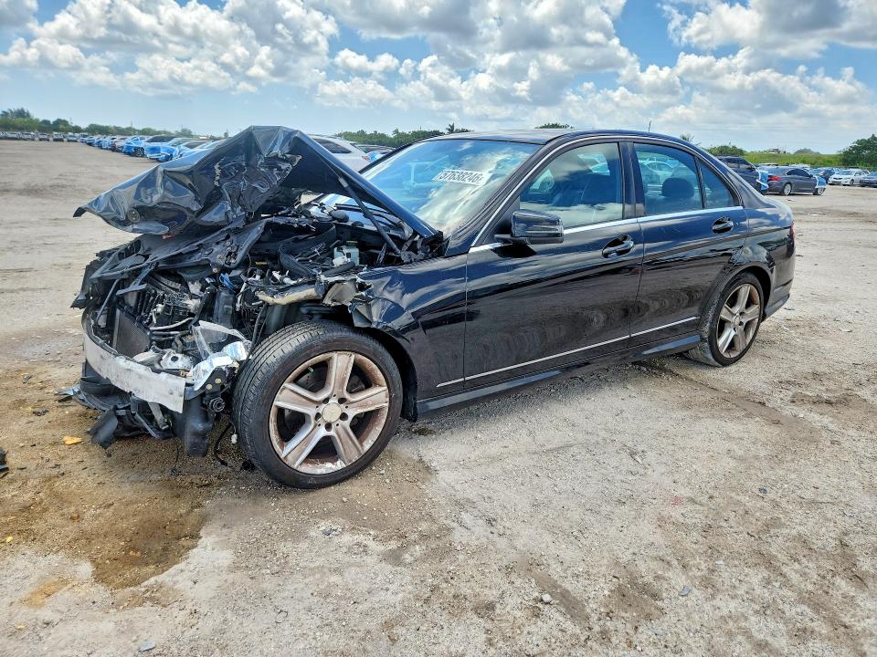 2010 Mercedes-benz C მანქანა იყიდება აუქციონზე, vin: WDDGF8BB2AR105782, აუქციონის ნომერი: 57638246
