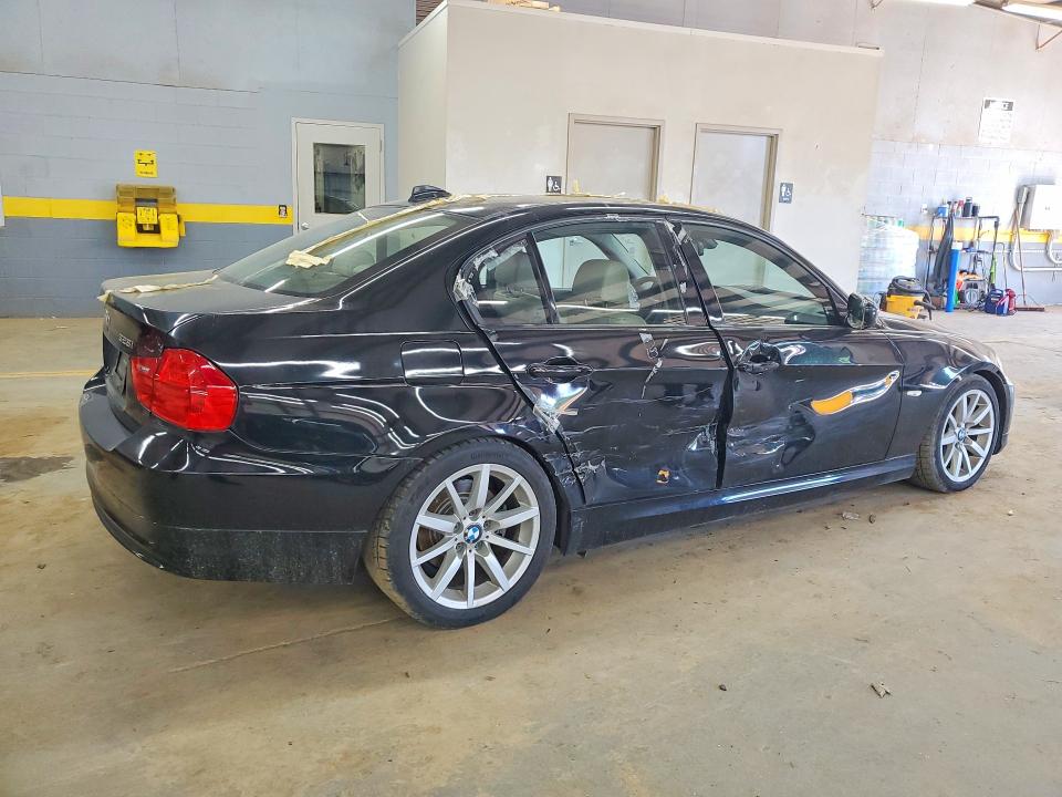 56307726 :رقم المزاد ، WBAPH7C56BE676897 vin ، 2011 Bmw 328 مزاد بيع
