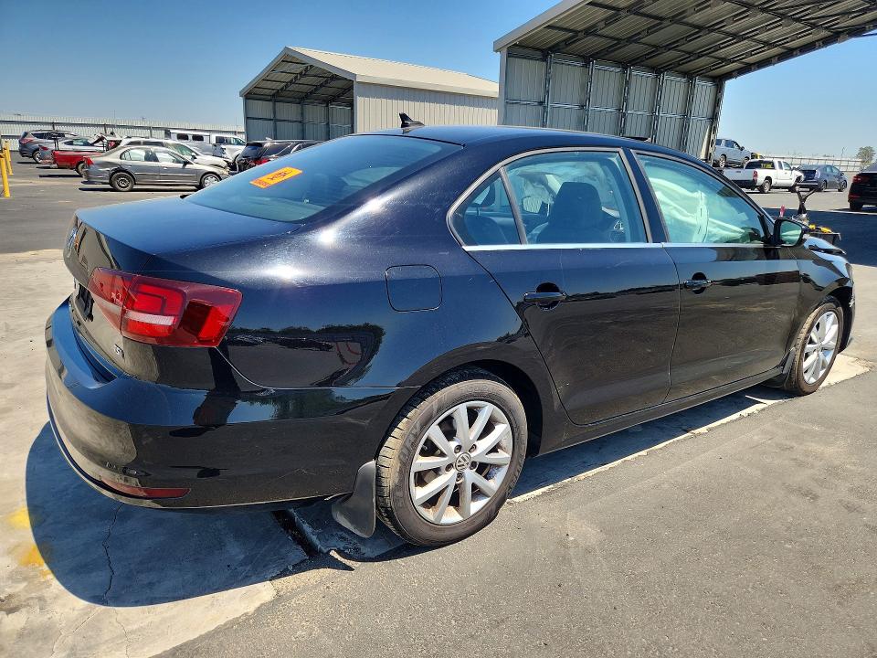 58747796 :رقم المزاد ، 3VWDB7AJ7HM341042 vin ، 2017 Volkswagen Jetta مزاد بيع