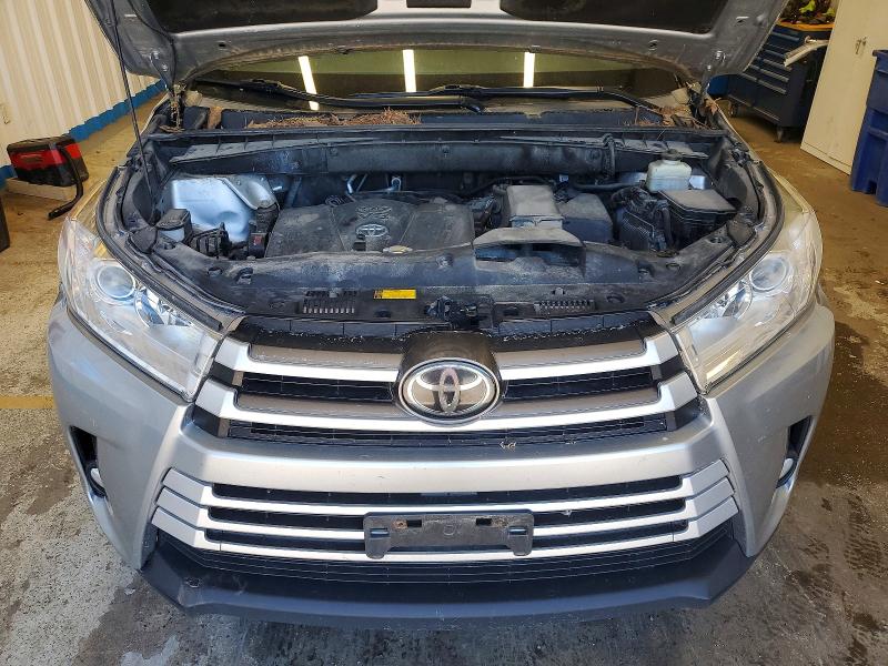56221876 :رقم المزاد ، 5TDJZRFH1HS453774 vin ، 2017 Toyota Highlander مزاد بيع