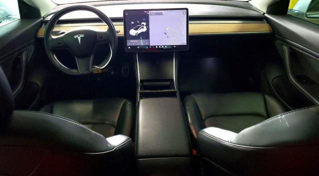 56214226 :رقم المزاد ، 5YJ3E1EA0JF051247 vin ، 2018 Tesla Model 3 مزاد بيع