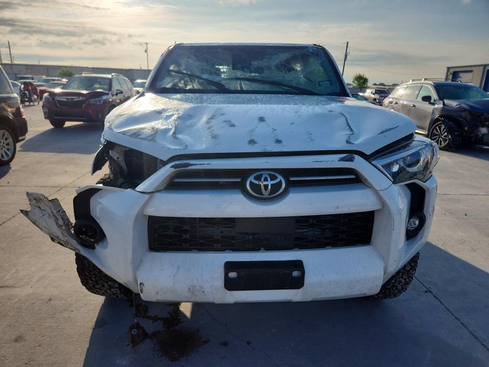 55951836 :رقم المزاد ، JTEEU5JRXP5285240 vin ، 2023 Toyota 4runner مزاد بيع