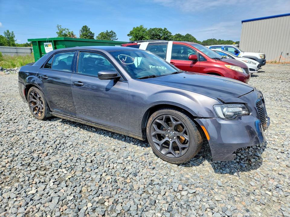2019 Chrysler 300 მანქანა იყიდება აუქციონზე, vin: 2C3CCABG0KH639101, აუქციონის ნომერი: 56148736