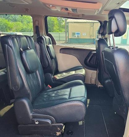 2013 Chrysler Town & Country მანქანა იყიდება აუქციონზე, vin: 2C4RC1CG9DR649935, აუქციონის ნომერი: 55325536