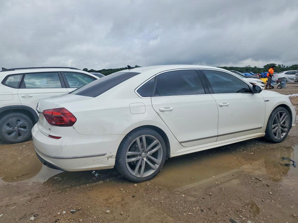 2017 Volkswagen Passat მანქანა იყიდება აუქციონზე, vin: 1VWDT7A30HC017866, აუქციონის ნომერი: 58732146