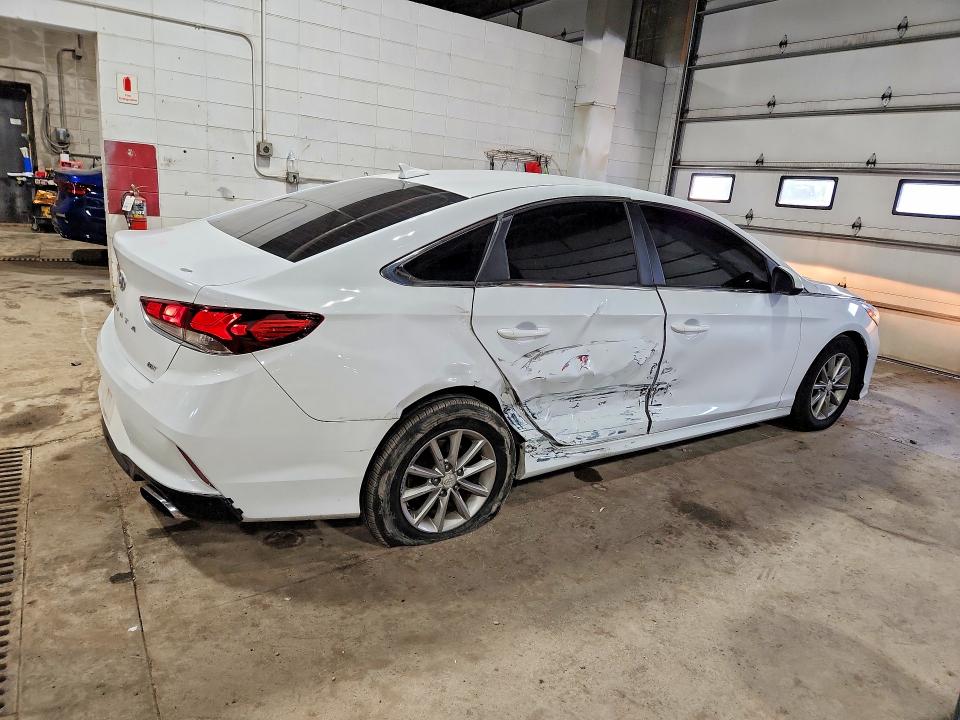 56323326 :رقم المزاد ، 5NPE24AA0JH680646 vin ، 2018 Hyundai Sonata مزاد بيع