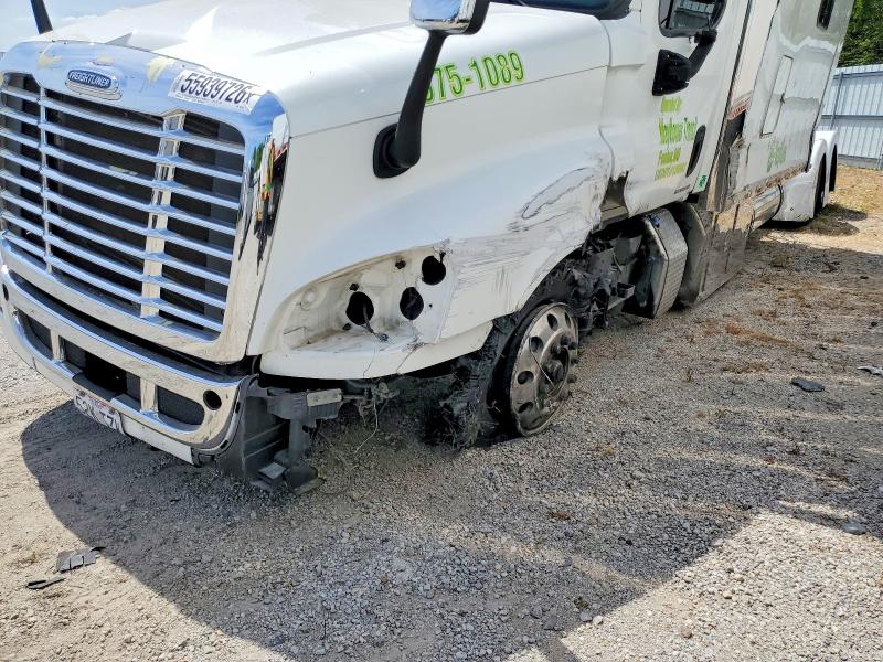 55939726 :رقم المزاد ، 1FUJGEBG0CLBL7364 vin ، 2012 Freightliner Cascadia مزاد بيع