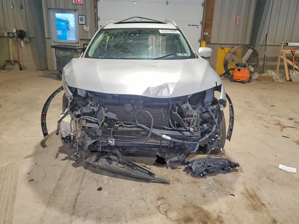 Продаж на аукціоні авто 2015 Nissan Rogue, vin: 5N1AT2MV9FC770472, номер лоту: 57672096