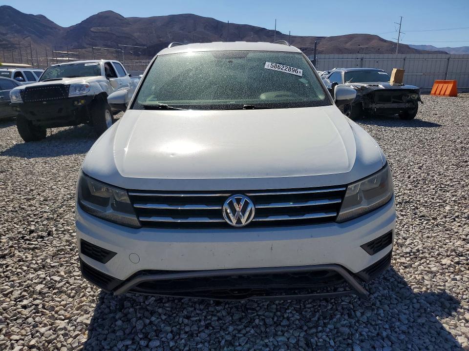 58622896 :رقم المزاد ، 3VV1B7AX6JM115849 vin ، 2018 Volkswagen Tiguan مزاد بيع