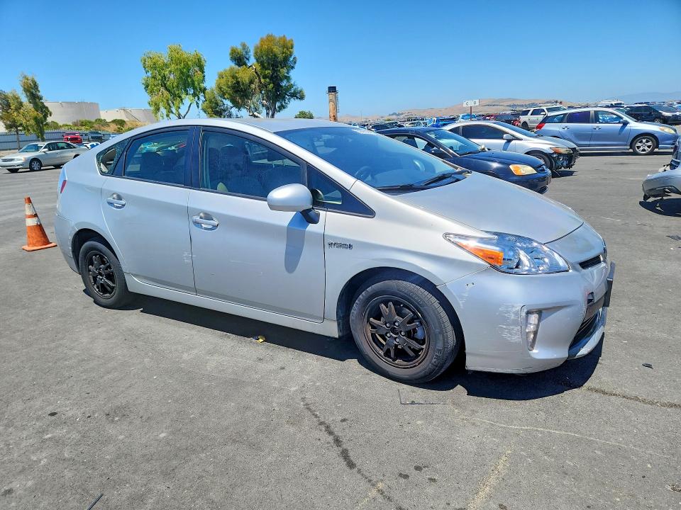 55945626 :رقم المزاد ، JTDKN3DU7F0466476 vin ، 2015 Toyota Prius مزاد بيع