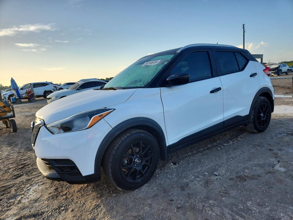 Продажа на аукционе авто 2018 Nissan Kicks, vin: 3N1CP5CU4JL519922, номер лота: 58744936
